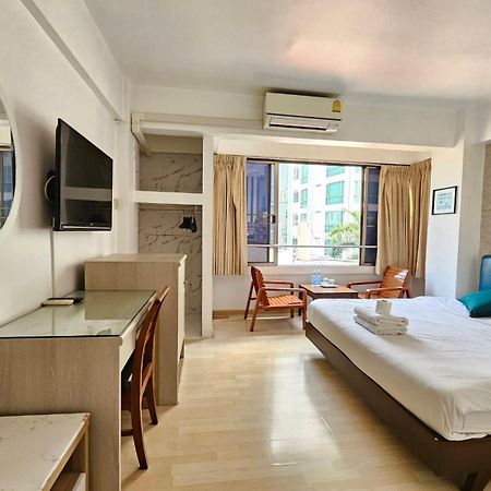 Crown Bts Nana Hotel Bangkok Ngoại thất bức ảnh