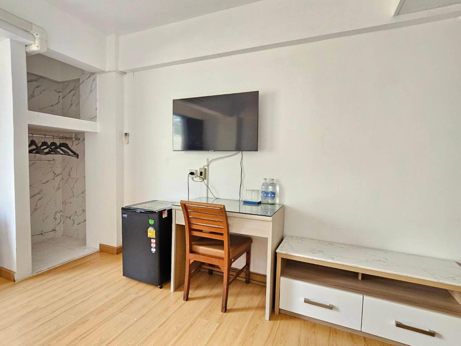 Crown Bts Nana Hotel Bangkok Ngoại thất bức ảnh