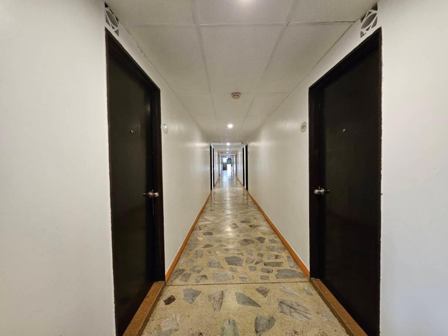 Crown Bts Nana Hotel Bangkok Ngoại thất bức ảnh