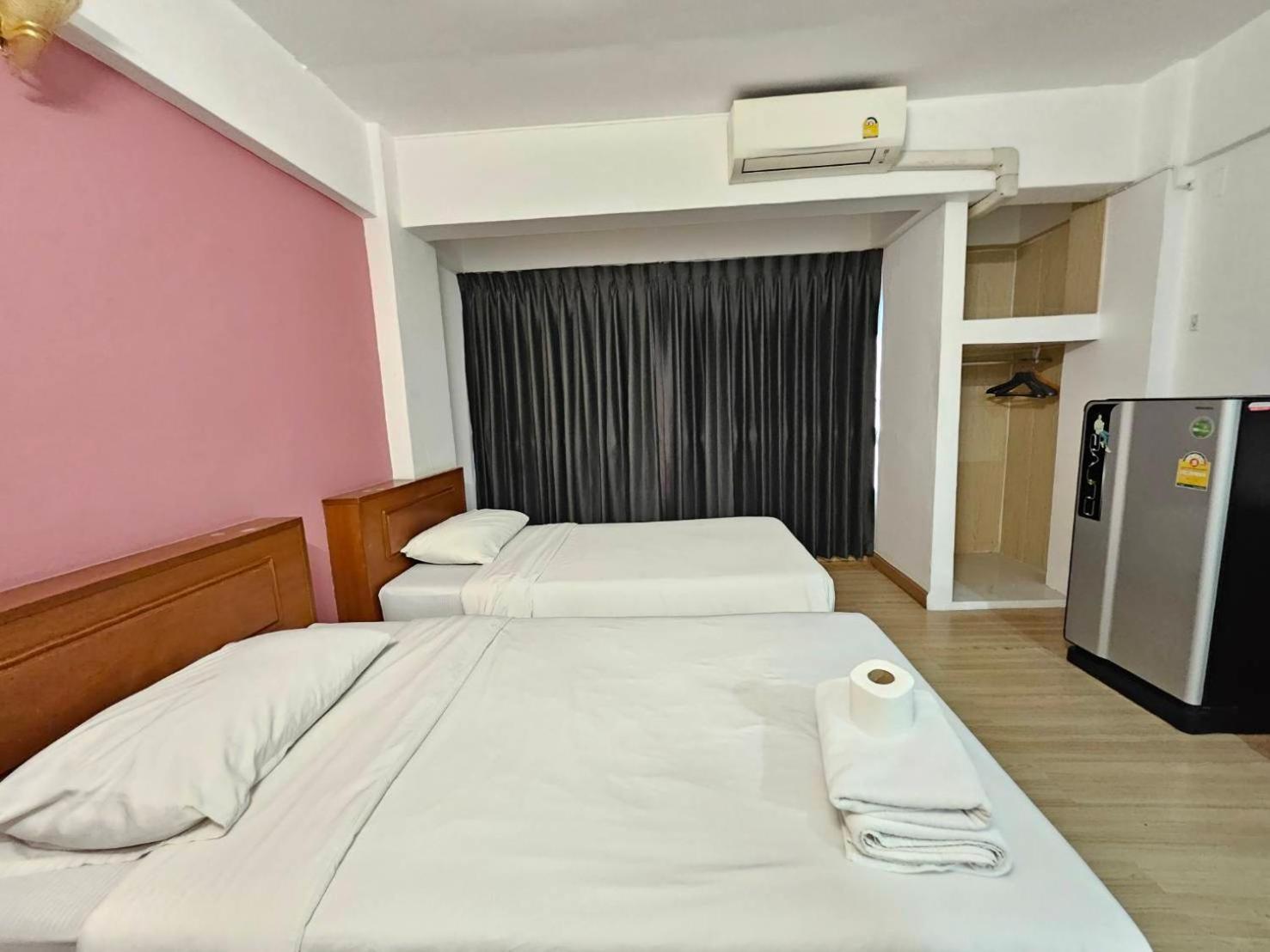 Crown Bts Nana Hotel Bangkok Ngoại thất bức ảnh