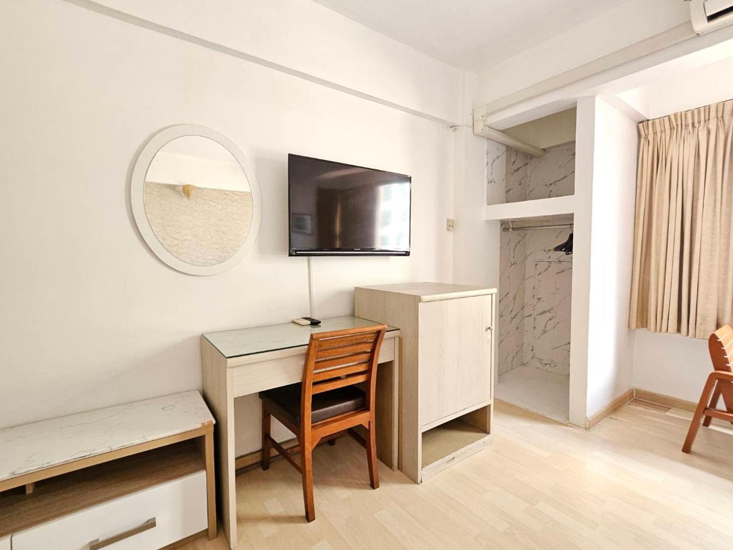 Crown Bts Nana Hotel Bangkok Ngoại thất bức ảnh