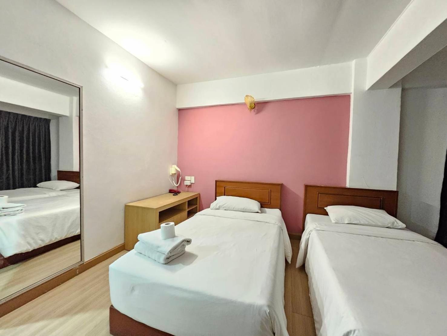 Crown Bts Nana Hotel Bangkok Ngoại thất bức ảnh