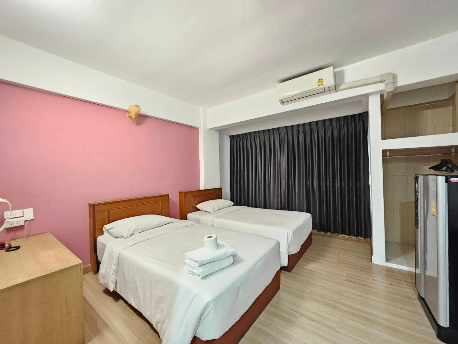 Crown Bts Nana Hotel Bangkok Ngoại thất bức ảnh
