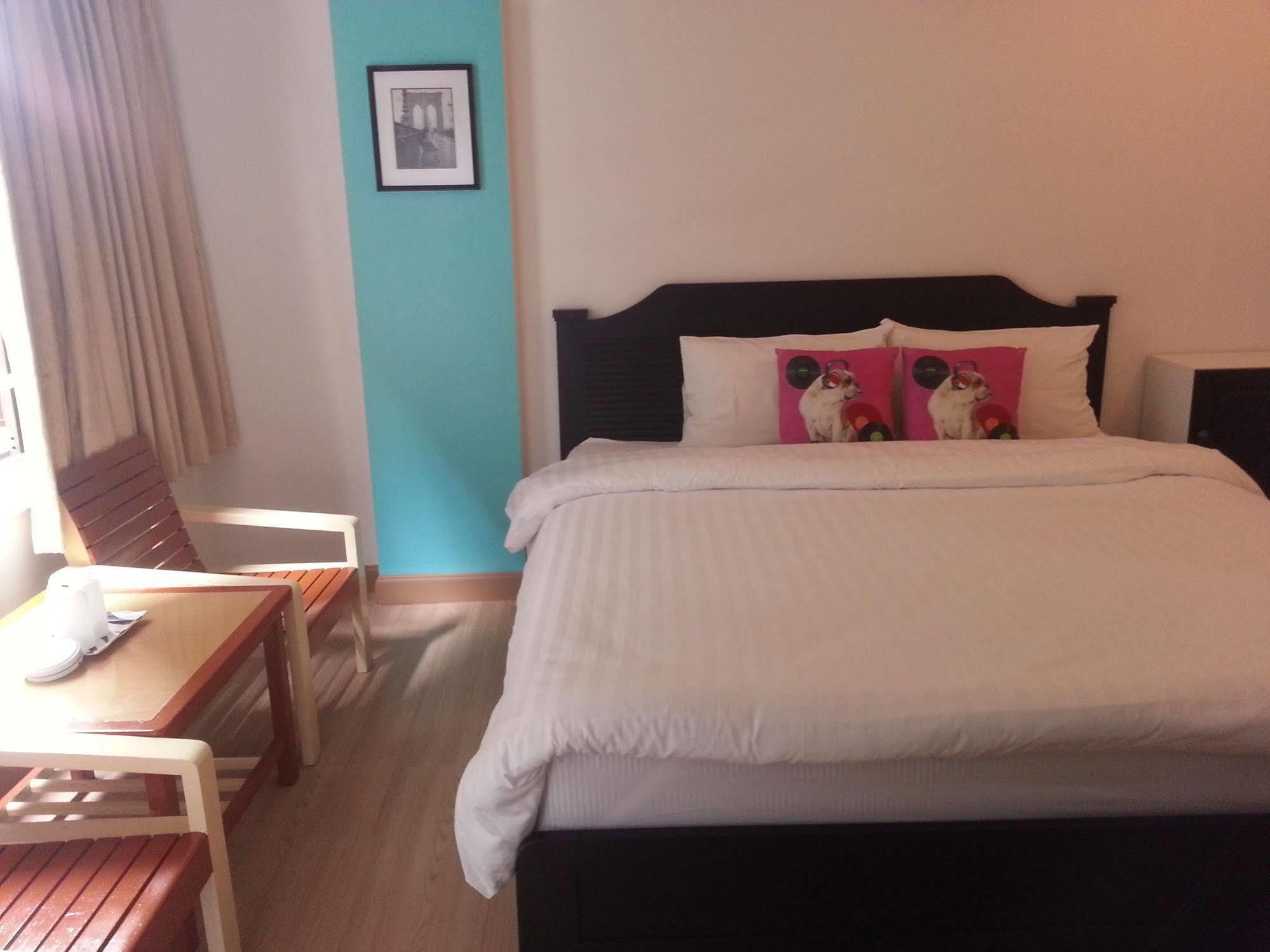 Crown Bts Nana Hotel Bangkok Ngoại thất bức ảnh