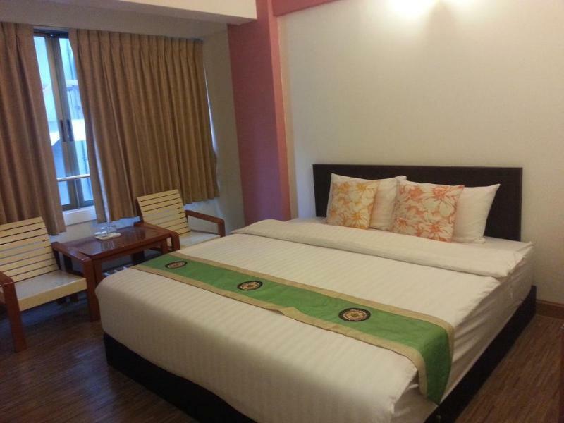 Crown Bts Nana Hotel Bangkok Ngoại thất bức ảnh
