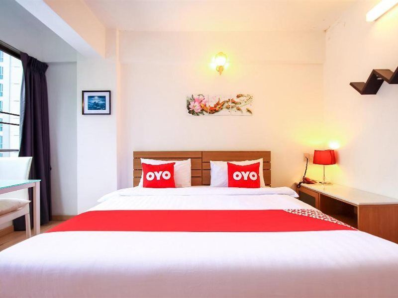 Crown Bts Nana Hotel Bangkok Ngoại thất bức ảnh