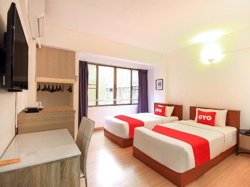 Crown Bts Nana Hotel Bangkok Ngoại thất bức ảnh